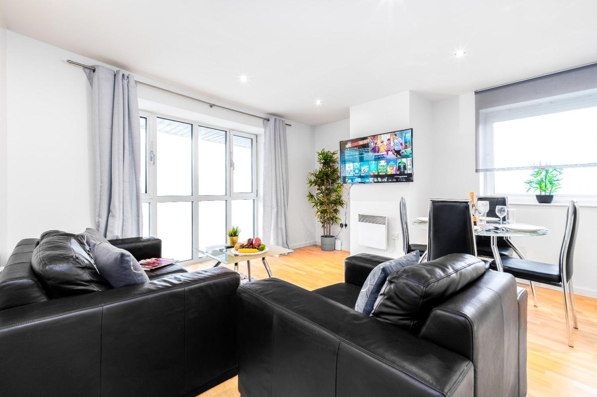 City Centre Apartment - 2 Bedroom - Secure Parking - Top Rated - 201M Бирмингам Екстериор снимка