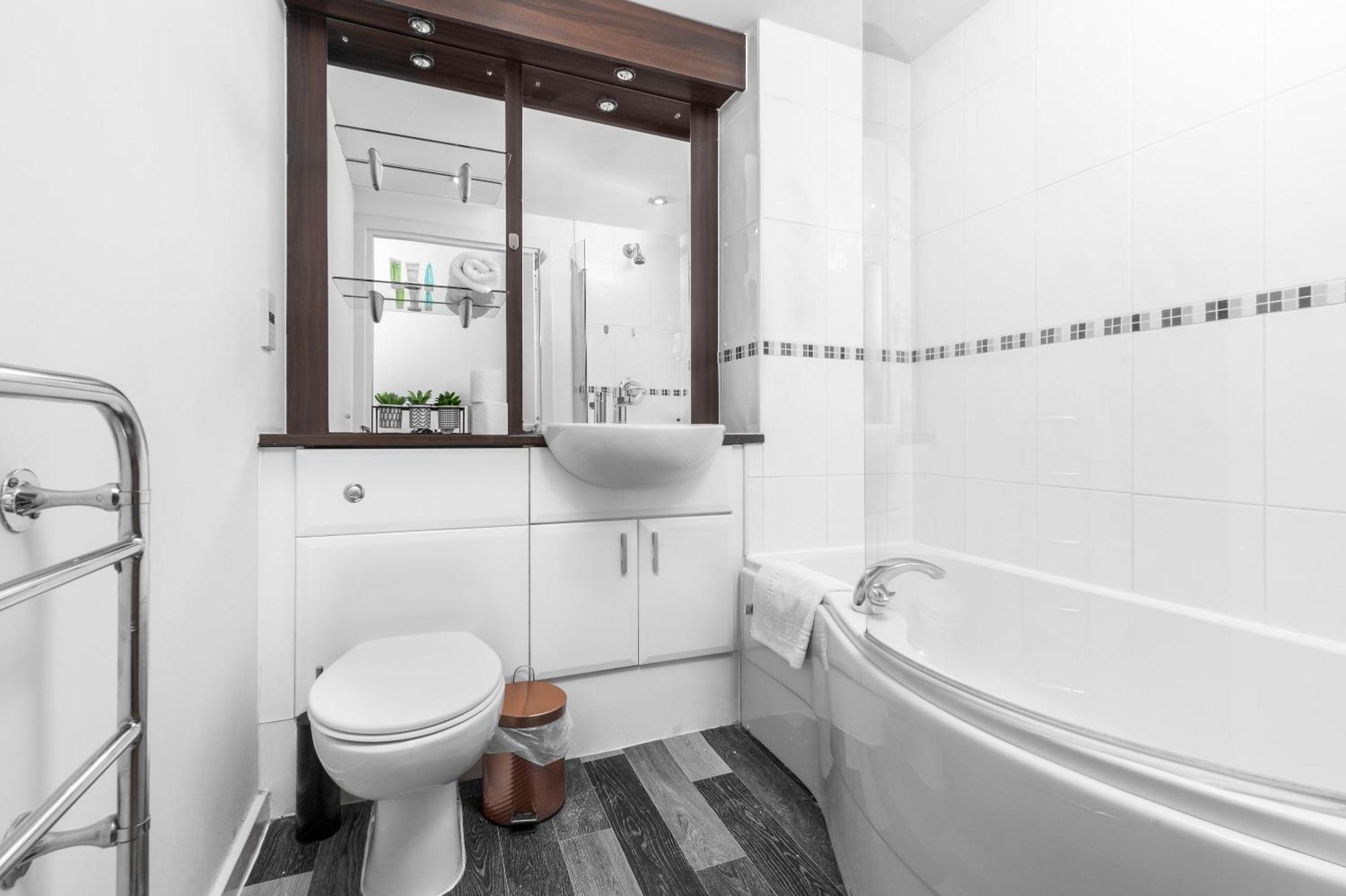 City Centre Apartment - 2 Bedroom - Secure Parking - Top Rated - 201M Бирмингам Екстериор снимка