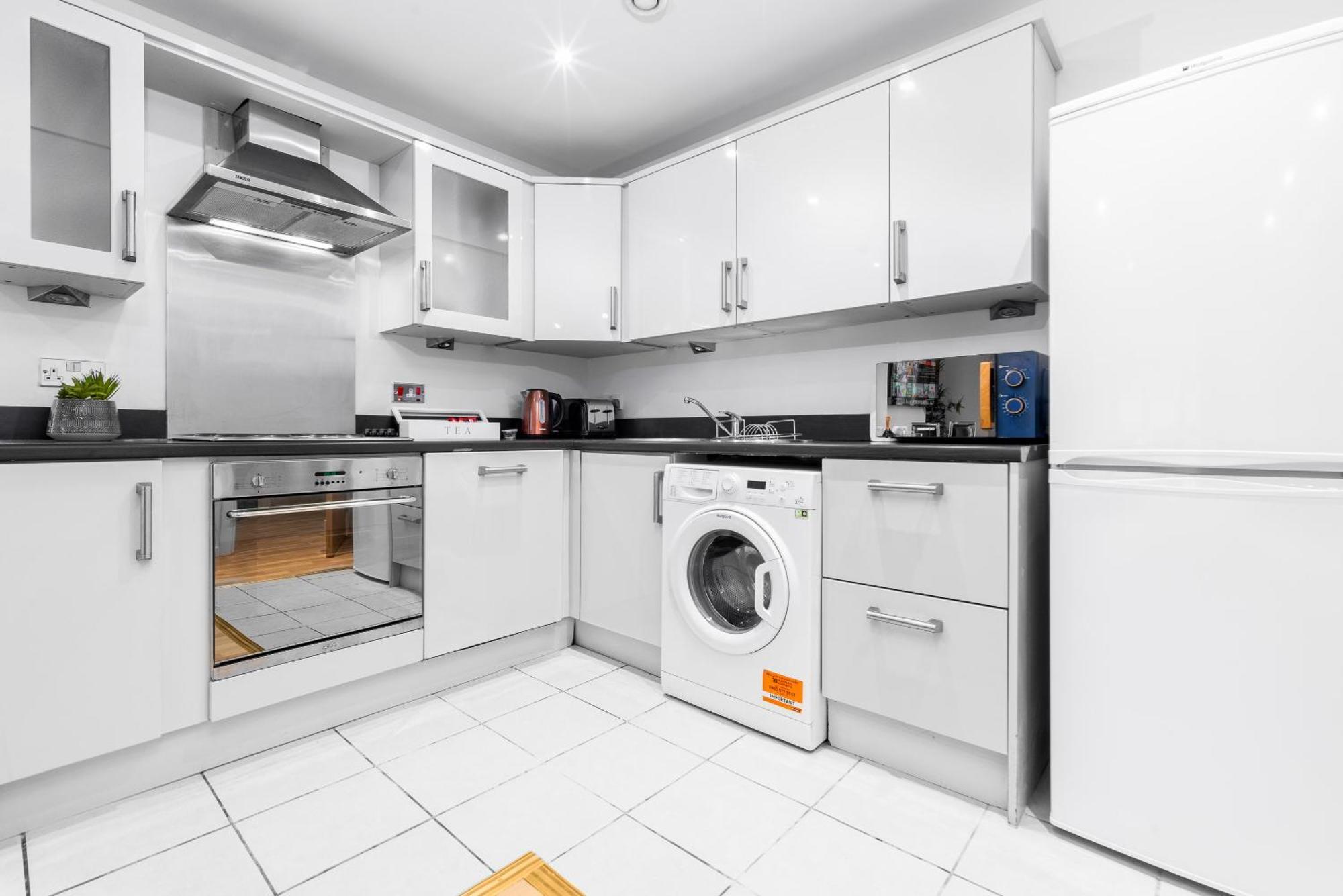 City Centre Apartment - 2 Bedroom - Secure Parking - Top Rated - 201M Бирмингам Екстериор снимка