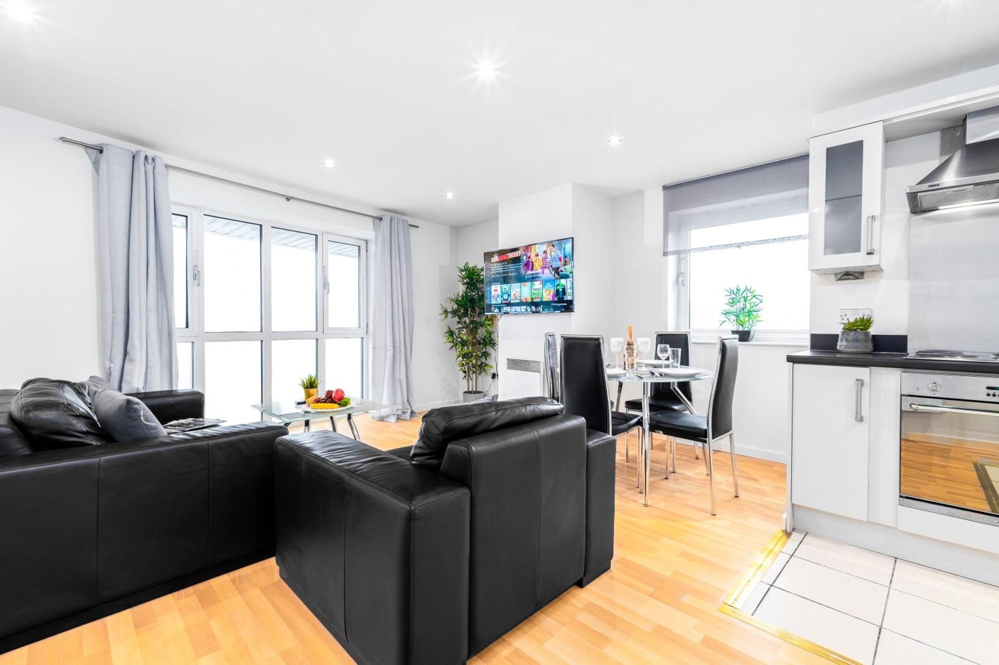 City Centre Apartment - 2 Bedroom - Secure Parking - Top Rated - 201M Бирмингам Екстериор снимка