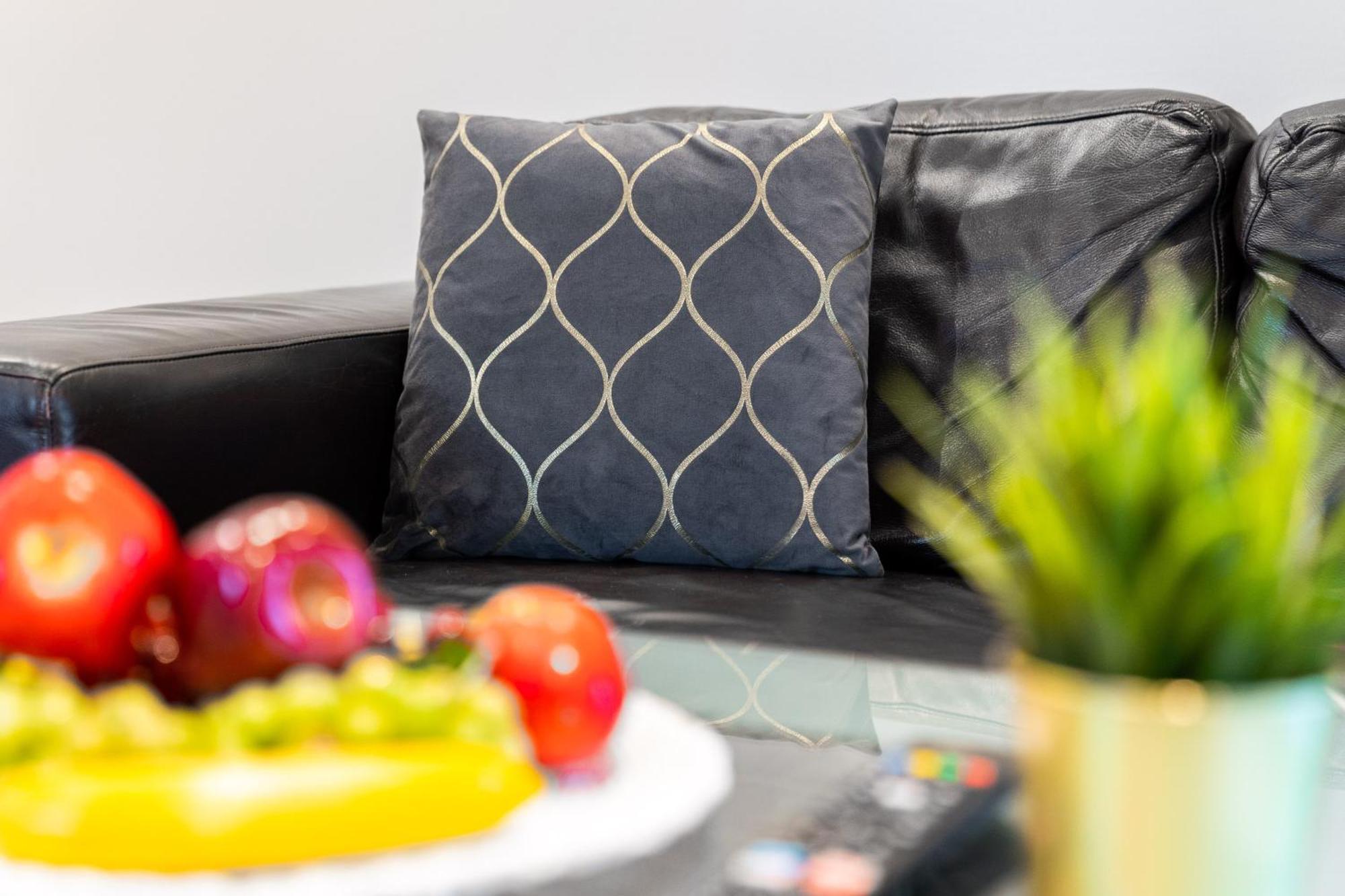 City Centre Apartment - 2 Bedroom - Secure Parking - Top Rated - 201M Бирмингам Екстериор снимка