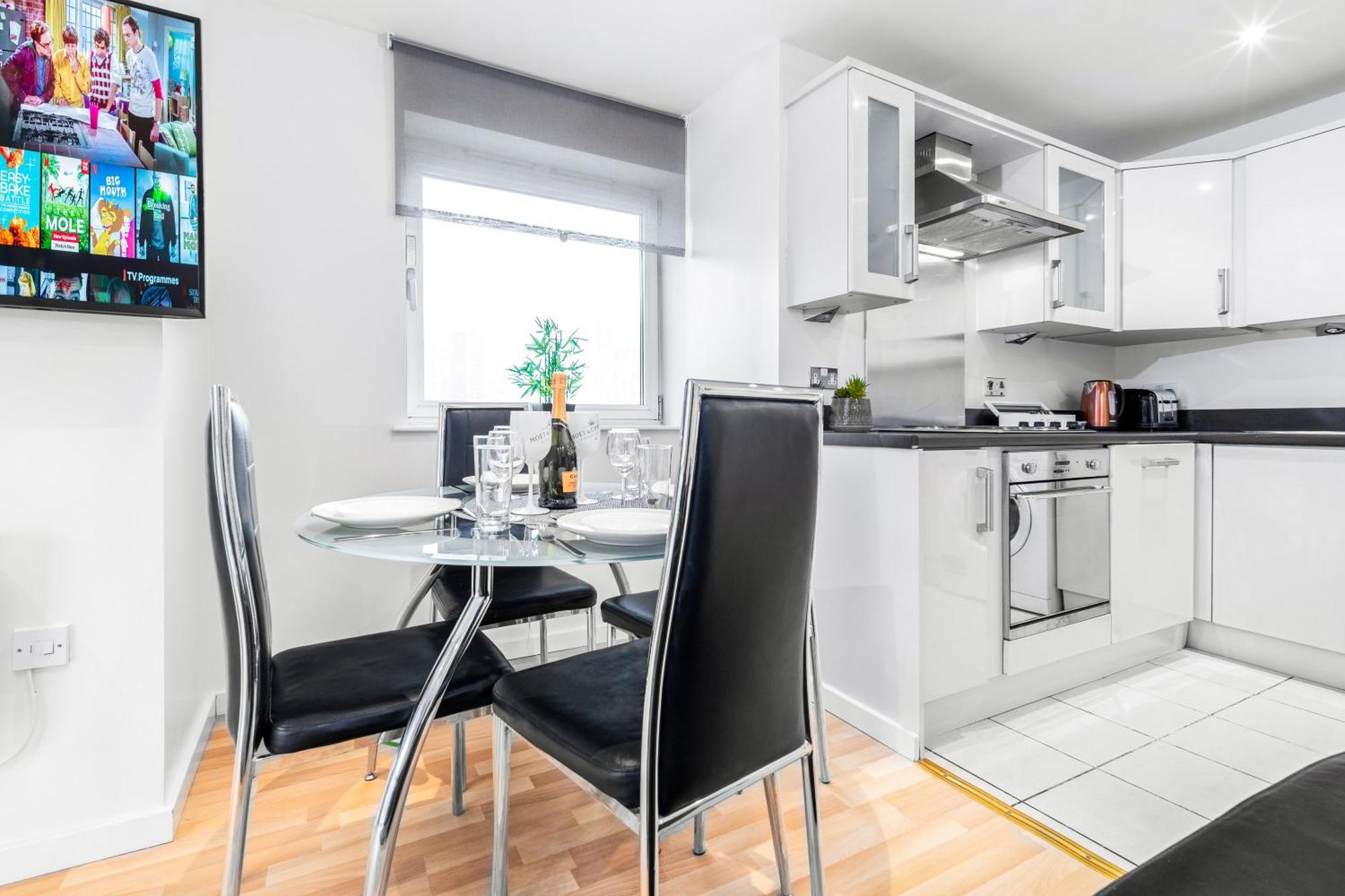 City Centre Apartment - 2 Bedroom - Secure Parking - Top Rated - 201M Бирмингам Екстериор снимка